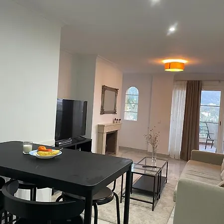 Puerto Banus - Nueva Andalucia - Urb Senorio De Aloha *